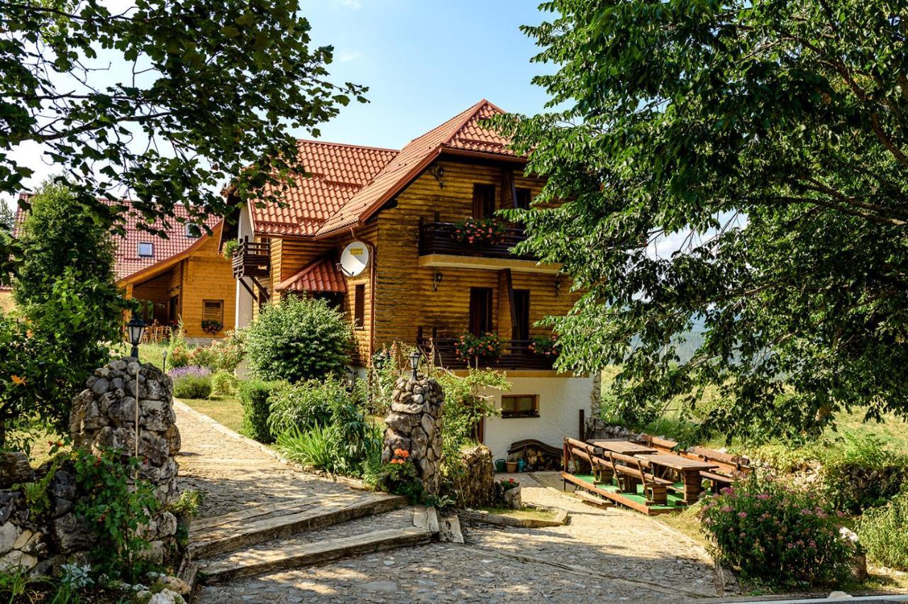 Pension Mrzlin Grad Korenica Exterior foto