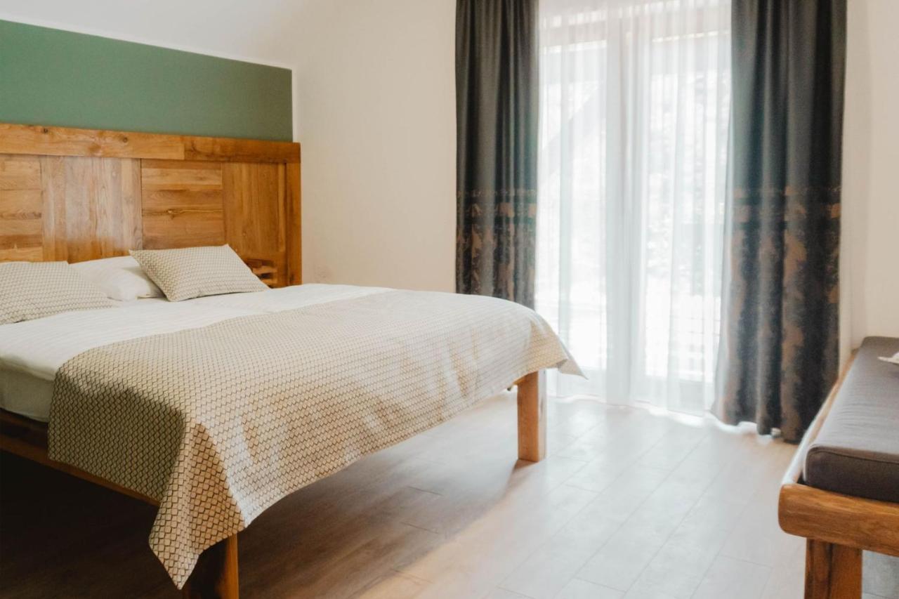 Pension Mrzlin Grad Korenica Exterior foto